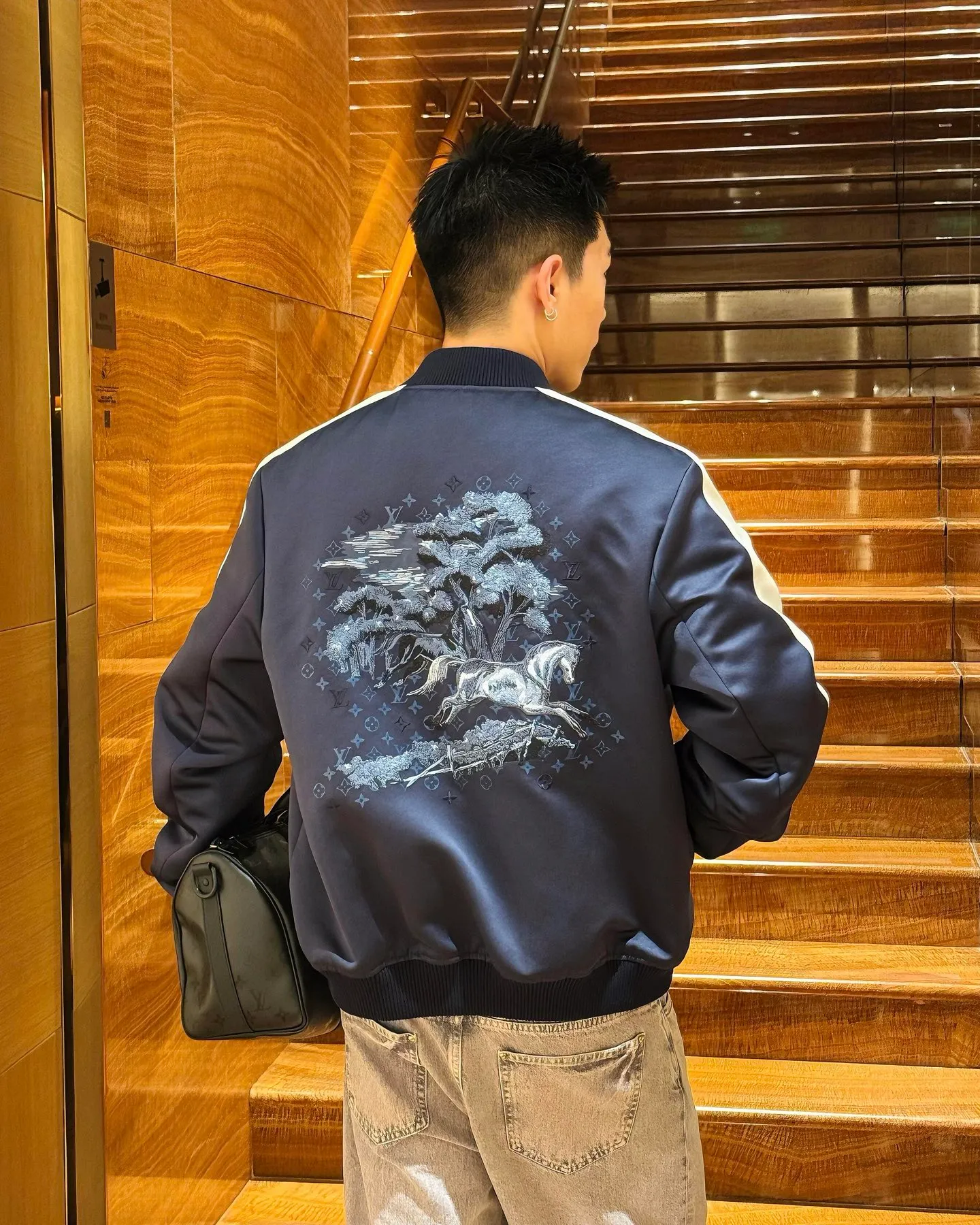 Louis Vuitton/Louis Vuitton horse embroidered cotton baseball jacket